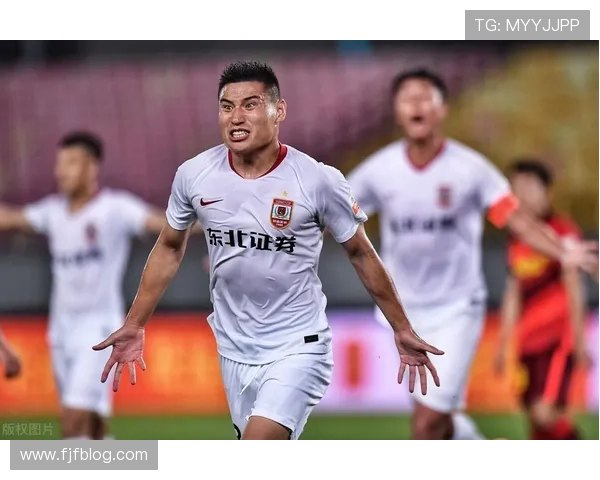 恩加德乌亮相工体随队训练状态良好引发球迷热议